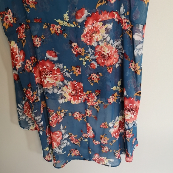 TORRID Chiffon Style Flowy Sleepless Tunic Shirt Hi Low button Up Floral… - Picture 12 of 13